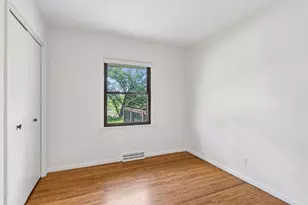 4117 Poplar Bridge Rd, Bloomington, MN 55437 - Photo 17