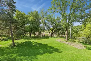 4117 Poplar Bridge Rd, Bloomington, MN 55437 - Photo 9