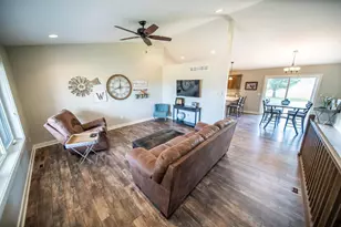 1118 21st St, Wabasha, MN 55981 - Photo 3