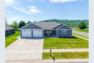 1118 21st St, Wabasha, MN 55981 - Photo 1