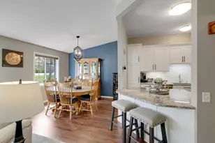 881 Kimberly Ln, Chanhassen, MN 55317 - Photo 5