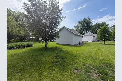 231 10th Avenue, Worthington, MN 56187 - Photo 3