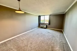 1181 Edgcumbe Rd, Saint Paul, MN 55105 - Photo 9
