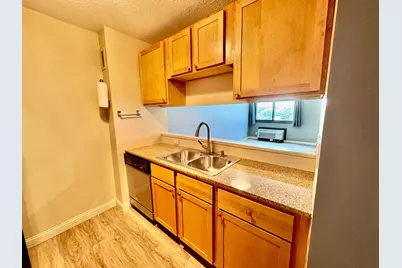 1181 Edgcumbe Road #404, Saint Paul, MN 55105 - Photo 5
