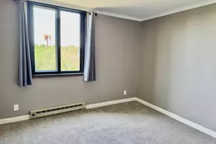 1181 Edgcumbe Rd, Saint Paul, MN 55105 - Photo 11