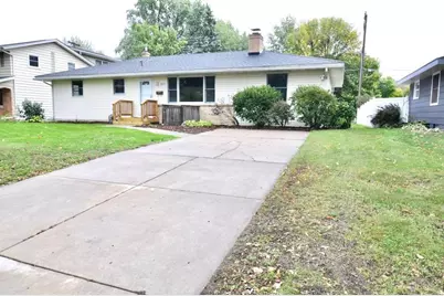 915 Fuller Street S, Shakopee, MN 55379 - Photo 1