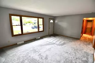 915 Fuller St S, Shakopee, MN 55379 - Photo 5