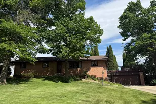 2105 Linn Dr, Owatonna, MN 55060 - Photo 5