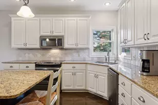 323 St Anne's Pkwy, Hudson, WI 54016 - Photo 17
