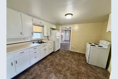 219 10th Avenue, Worthington, MN 56187 - Photo 5