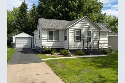 219 10th Avenue, Worthington, MN 56187 - Photo 1