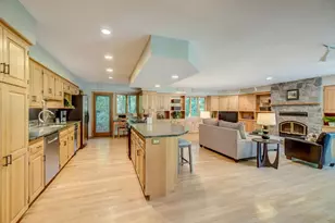 5 Crocus Ln, North Oaks, MN 55127 - Photo 9