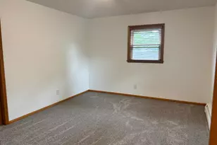 306 E 5th St N, Truman, MN 56088 - Photo 9