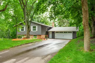 15841 N Hillcrest Ct, Eden Prairie, MN 55346 - Photo 1