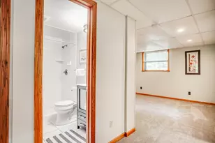 15841 N Hillcrest Ct, Eden Prairie, MN 55346 - Photo 29