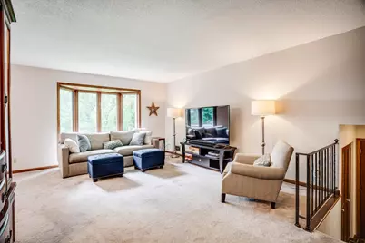 15841 N Hillcrest Court, Eden Prairie, MN 55346 - Photo 7