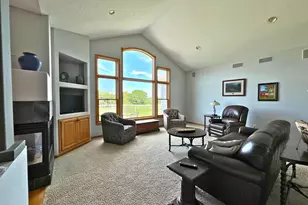 2996 Fairway Dr, Chaska, MN 55318 - Photo 13