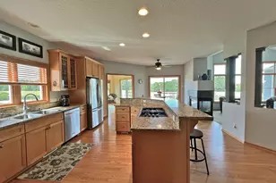 2996 Fairway Dr, Chaska, MN 55318 - Photo 9