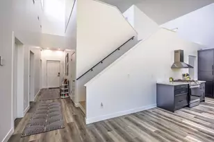 1021 Gardner St E, Wayzata, MN 55391 - Photo 15