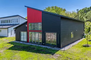 1021 Gardner St E, Wayzata, MN 55391 - Photo 3