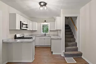 323 Tyler St, Hastings, MN 55033 - Photo 7