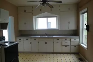 1017 Minnesota Ave NW, Bemidji, MN 56601 - Photo 3