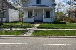 1017 Minnesota Ave NW, Bemidji, MN 56601 - Photo 1