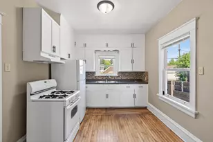 1041 Magnolia Ave E, Saint Paul, MN 55106 - Photo 15