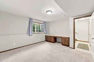 1842 Colonial Ln, Chanhassen, MN 55317 - Photo 23