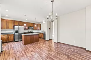 1842 Colonial Ln, Chanhassen, MN 55317 - Photo 9