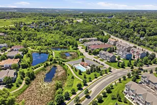 1842 Colonial Ln, Chanhassen, MN 55317 - Photo 3