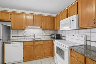 500 County Road B W #111, Roseville, MN 55113 - Photo 9