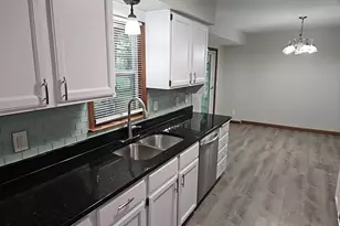 7025 Grimes Ave N, Brooklyn Center, MN 55429 - Photo 9