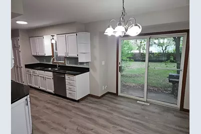 7025 Grimes Avenue N, Brooklyn Center, MN 55429 - Photo 5