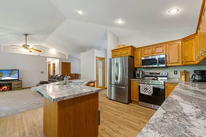 905 Brook Lane NE, Owatonna, MN 55060 - Photo 3