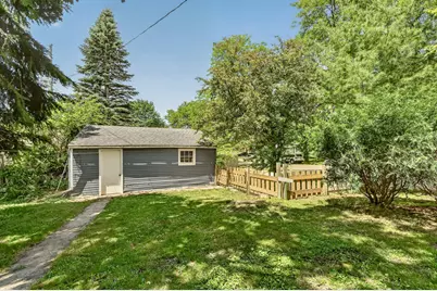 1006 10th Street NE, Rochester, MN 55906 - Photo 3
