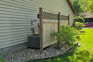 605 Van Buren St, Marshall, MN 56258 - Photo 7
