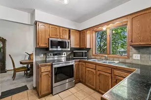 17088 Hamilton Dr, Lakeville, MN 55044 - Photo 9