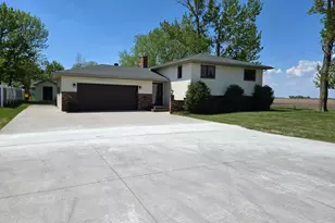 612 7th St NE, Dilworth, MN 56529 - Photo 1