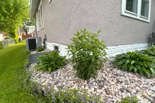 1170 Minnehaha Ave W, Saint Paul, MN 55104 - Photo 3