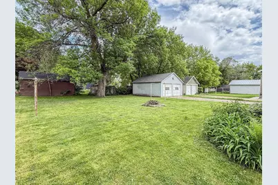 409 9th Street SW, Willmar, MN 56201 - Photo 5