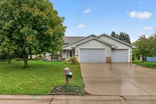 135 O'Brien Pkwy, Belle Plaine, MN 56011 - Photo 1
