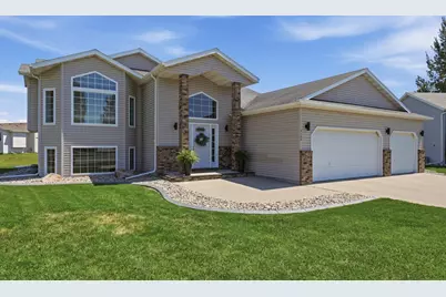 3124 11th Avenue S, Moorhead, MN 56560 - Photo 1