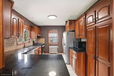 1665 Victoria Street N, Saint Paul, MN 55117 - Photo 19