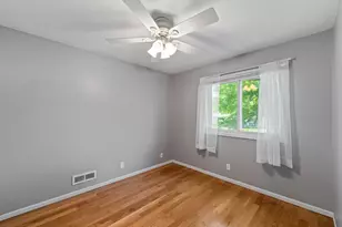 3098 Evelyn St, Roseville, MN 55113 - Photo 13