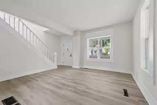 916 Magnolia Ave E, Saint Paul, MN 55106 - Photo 3