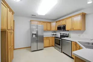 1906 Oak Tree Ln, Austin, MN 55912 - Photo 11