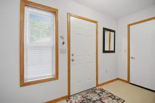 1906 Oak Tree Ln, Austin, MN 55912 - Photo 3