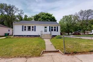 917 Valley Ave, Albert Lea, MN 56007 - Photo 1