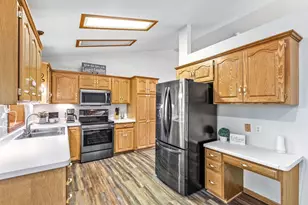 17781 Jasper Ct, Lakeville, MN 55044 - Photo 7